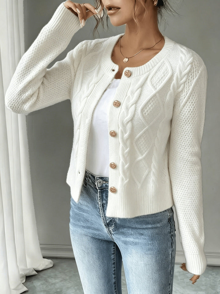 Eleanora | Kabelstrikket Cardigan med Knapper