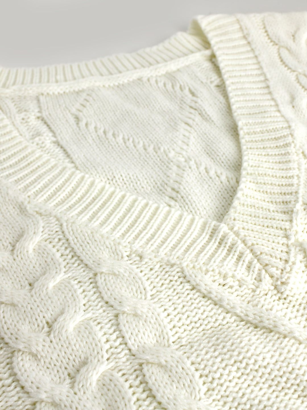 Cora | Cozy Cable-Knit V-Hals Sweater Vest
