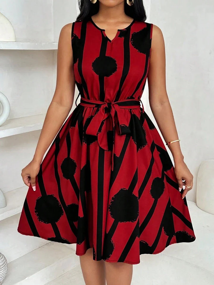 Vivienne | Elegant Geometrisk Print Båndliv Kjole