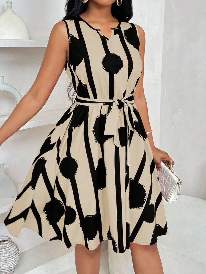Vivienne | Elegant Geometrisk Print Båndliv Kjole