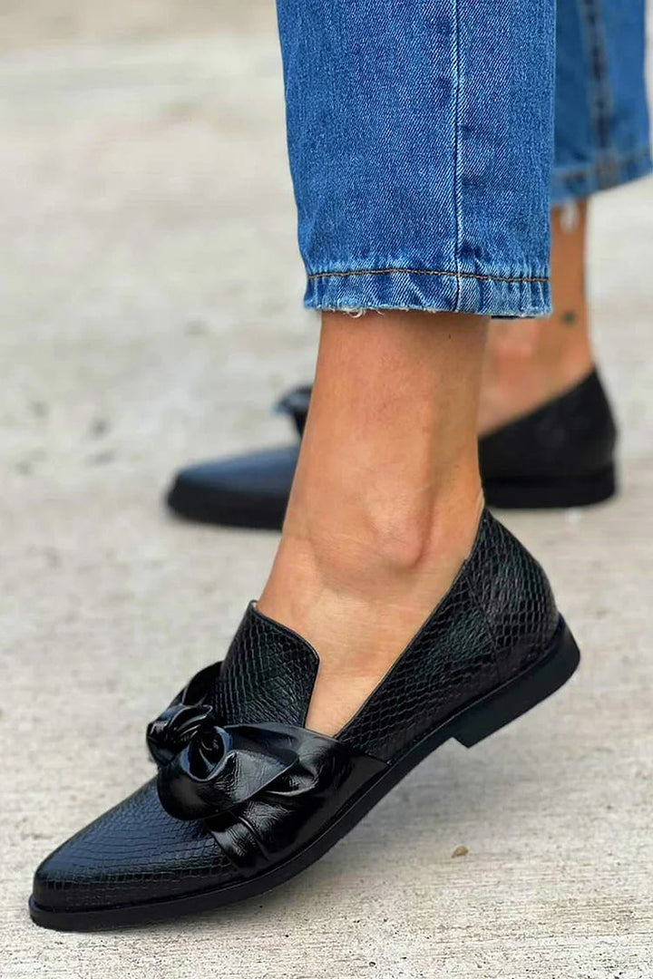 Casey | Elegant Skinnende Sløjfe Sort Loafer