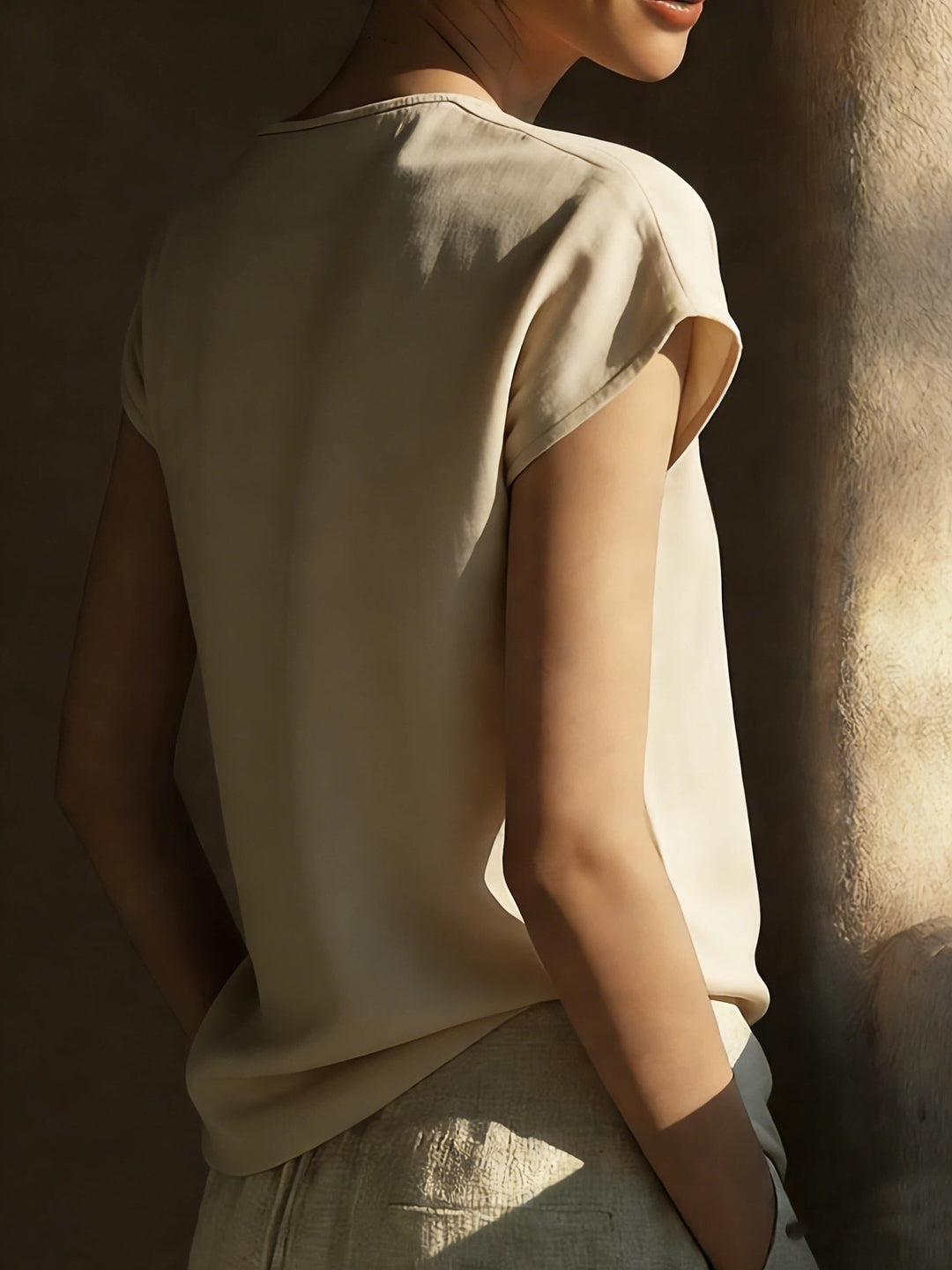 Bonnie | Bluse med V-hals og Blondekant
