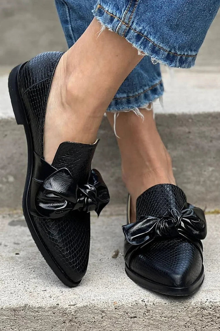 Casey | Elegant Skinnende Sløjfe Sort Loafer