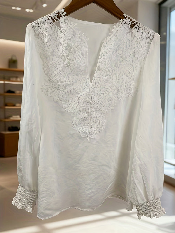 Delia | Broderet V-Hals Bluse