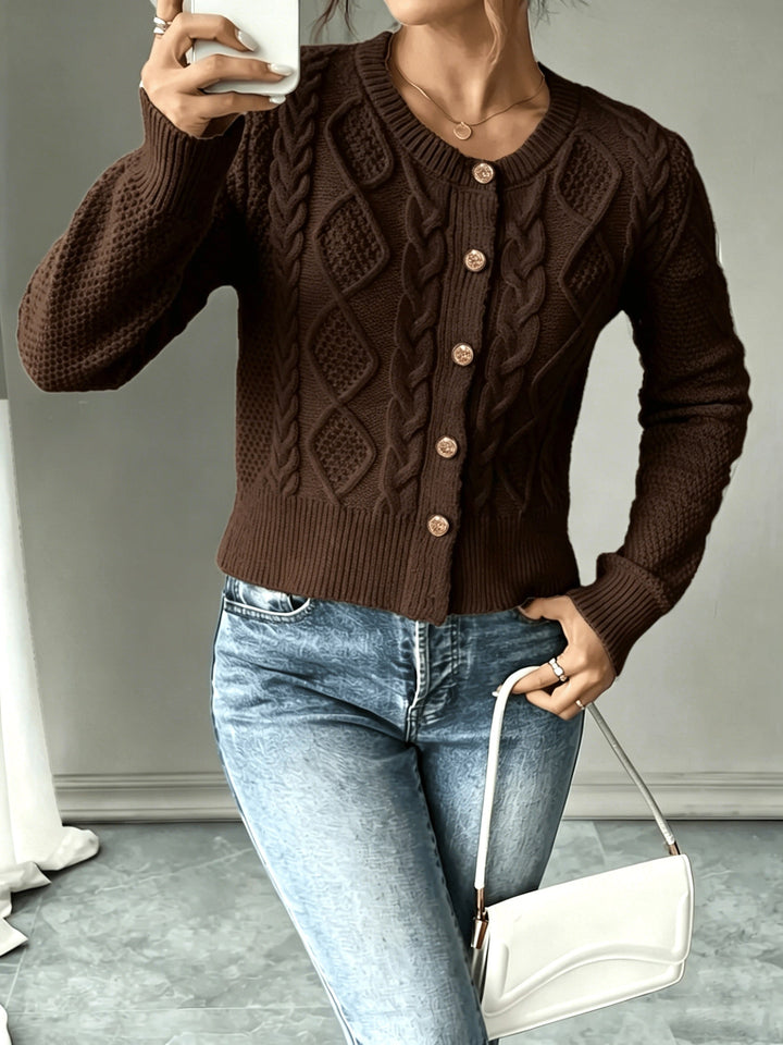 Eleanora | Kabelstrikket Cardigan med Knapper