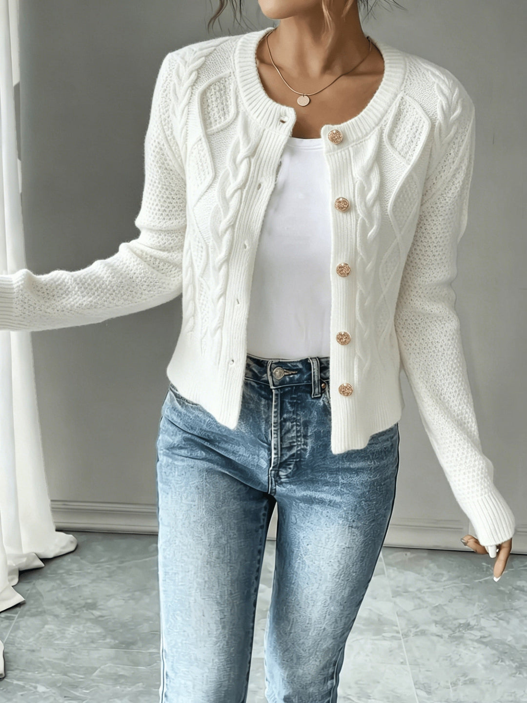 Eleanora | Kabelstrikket Cardigan med Knapper
