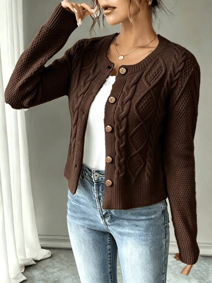 Eleanora | Kabelstrikket Cardigan med Knapper