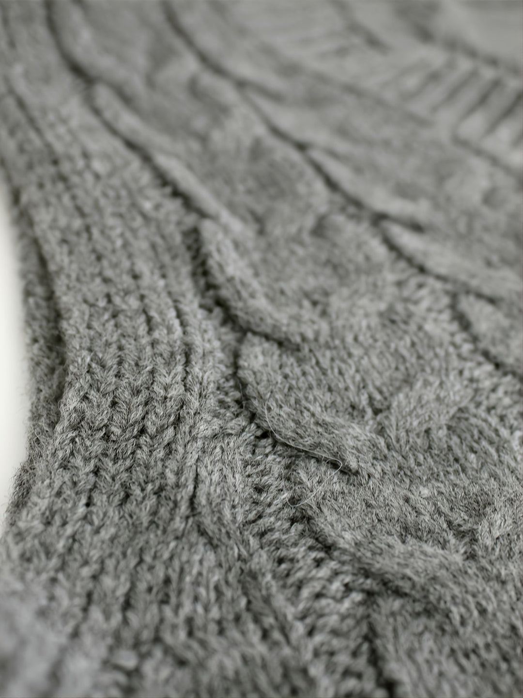 Cora | Cozy Cable-Knit V-Hals Sweater Vest