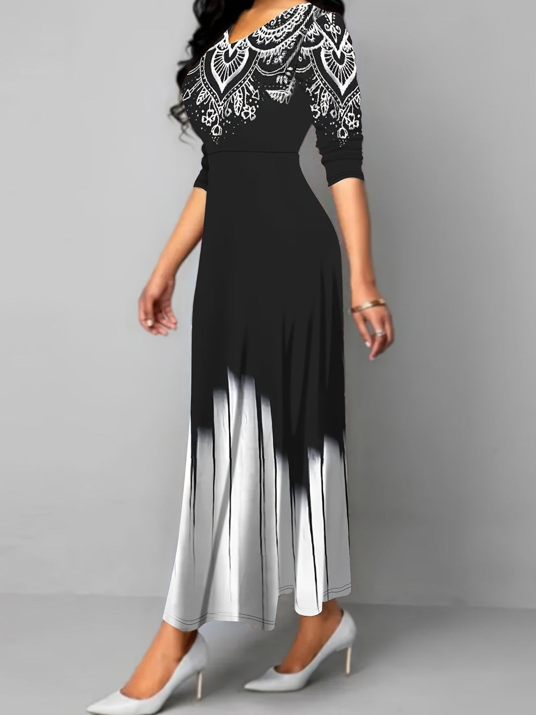 Nadia | Ornate Print Flared Maxi Kjole