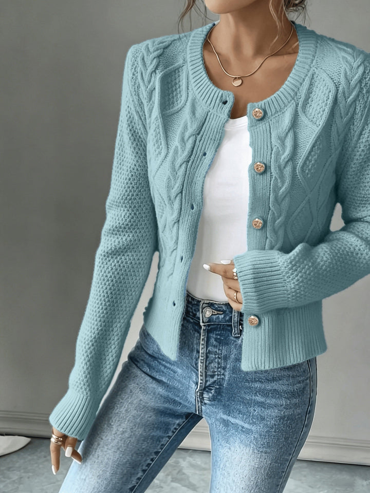 Eleanora | Kabelstrikket Cardigan med Knapper