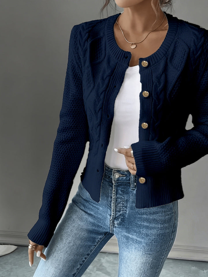 Eleanora | Kabelstrikket Cardigan med Knapper