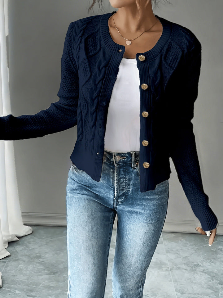 Eleanora | Kabelstrikket Cardigan med Knapper