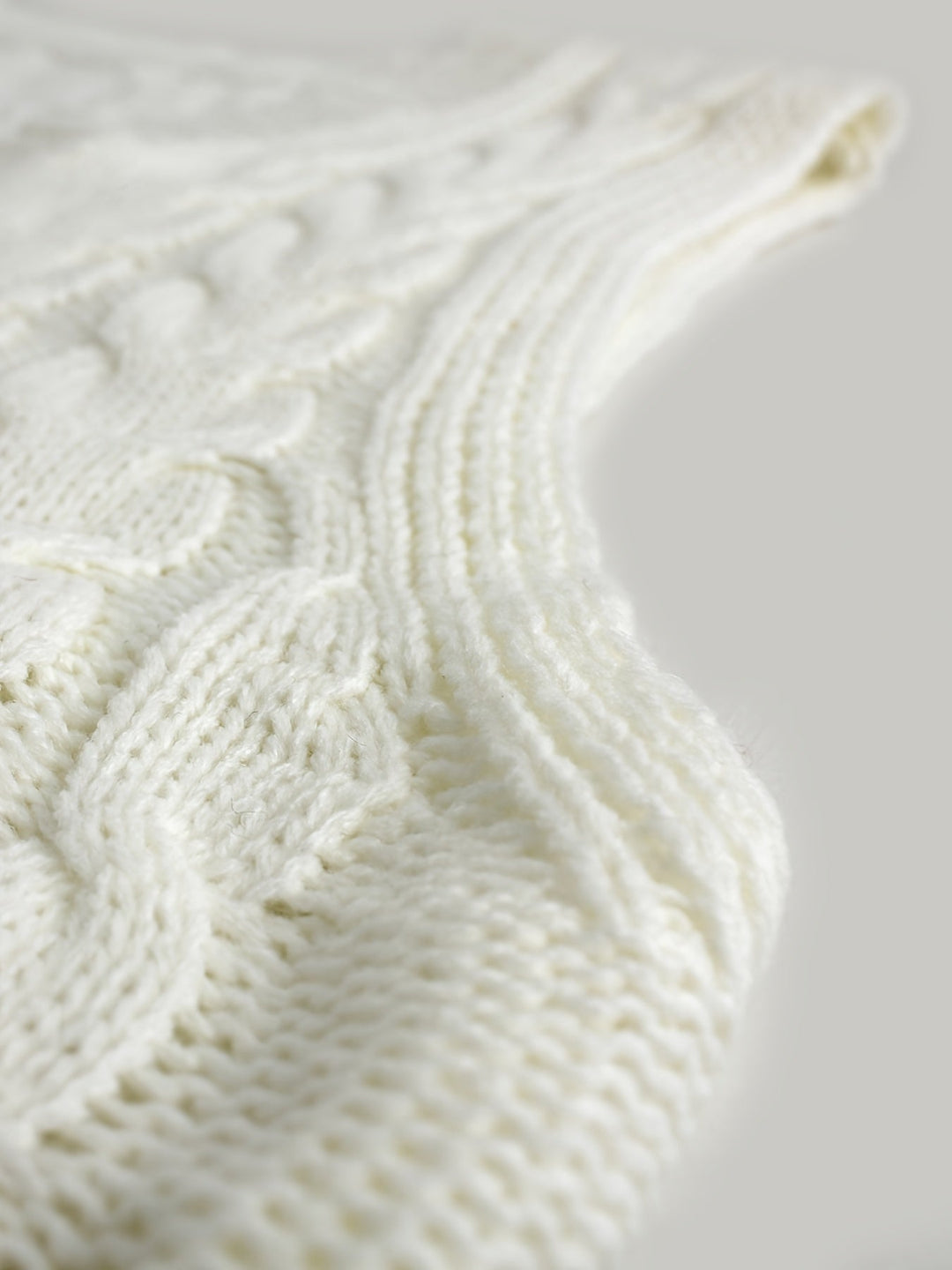 Cora | Cozy Cable-Knit V-Hals Sweater Vest