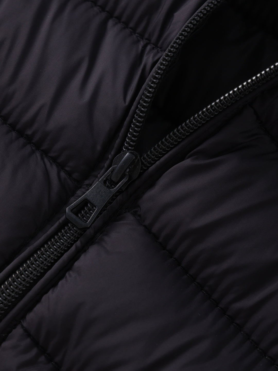 Vivienne | Letvægts Stand-Collar Puffer Jakke
