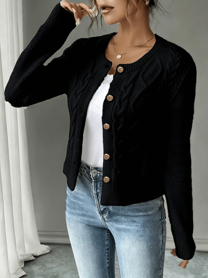 Eleanora | Kabelstrikket Cardigan med Knapper
