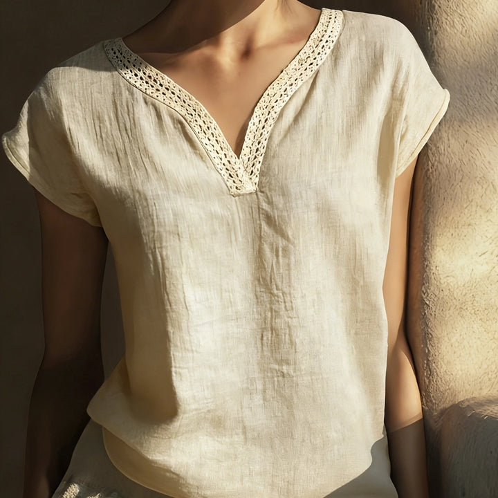 Bonnie | Bluse med V-hals og Blondekant