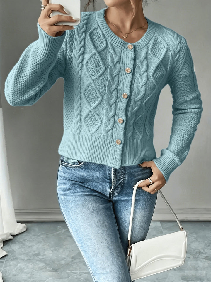 Eleanora | Kabelstrikket Cardigan med Knapper
