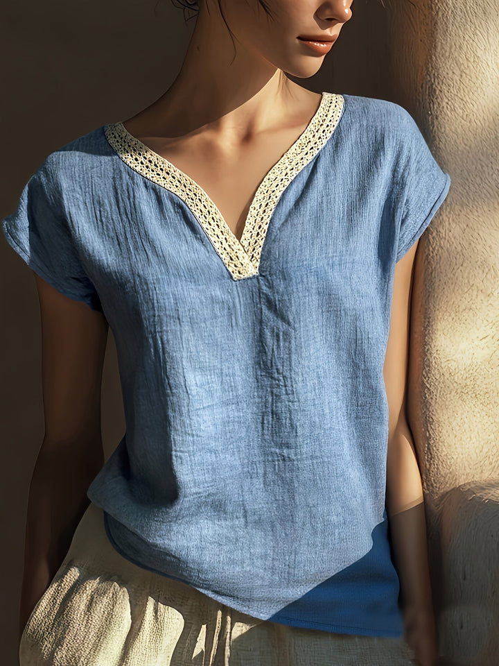 Bonnie | Bluse med V-hals og Blondekant