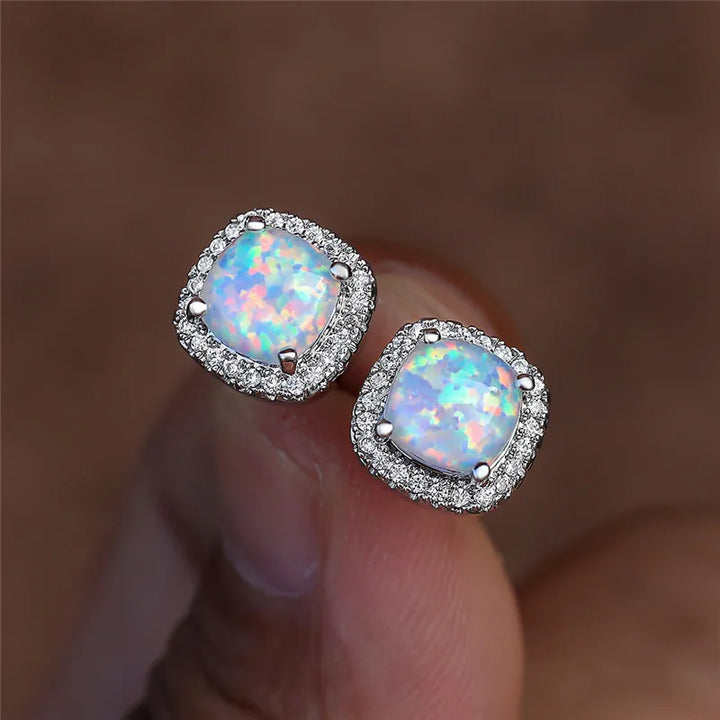 Rhonda | Elegant Hvid Fire Opal Runde Øreringe