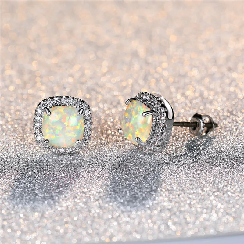 Rhonda | Elegant Hvid Fire Opal Runde Øreringe