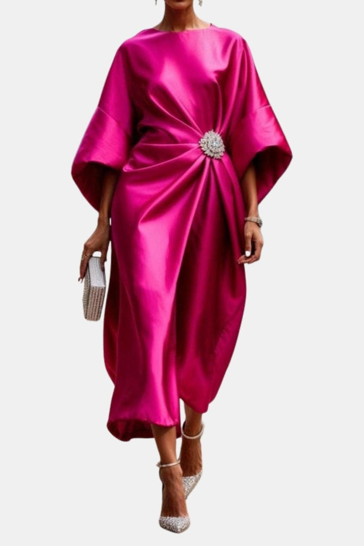 Naomi - Elegant Kjole med Bred Ærme i Satin