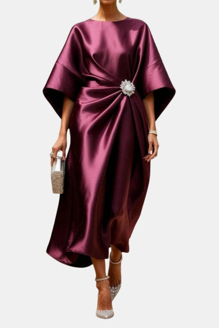 Naomi - Elegant Kjole med Bred Ærme i Satin