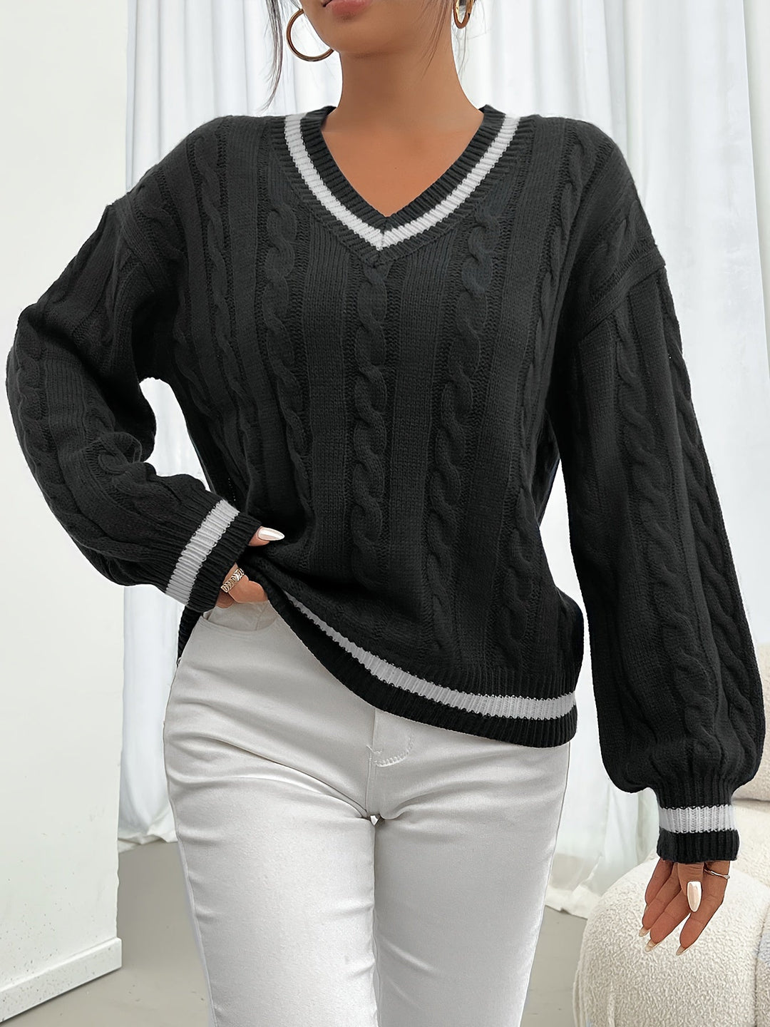 Camryn | Kabelstrikket V-Hals Sweater