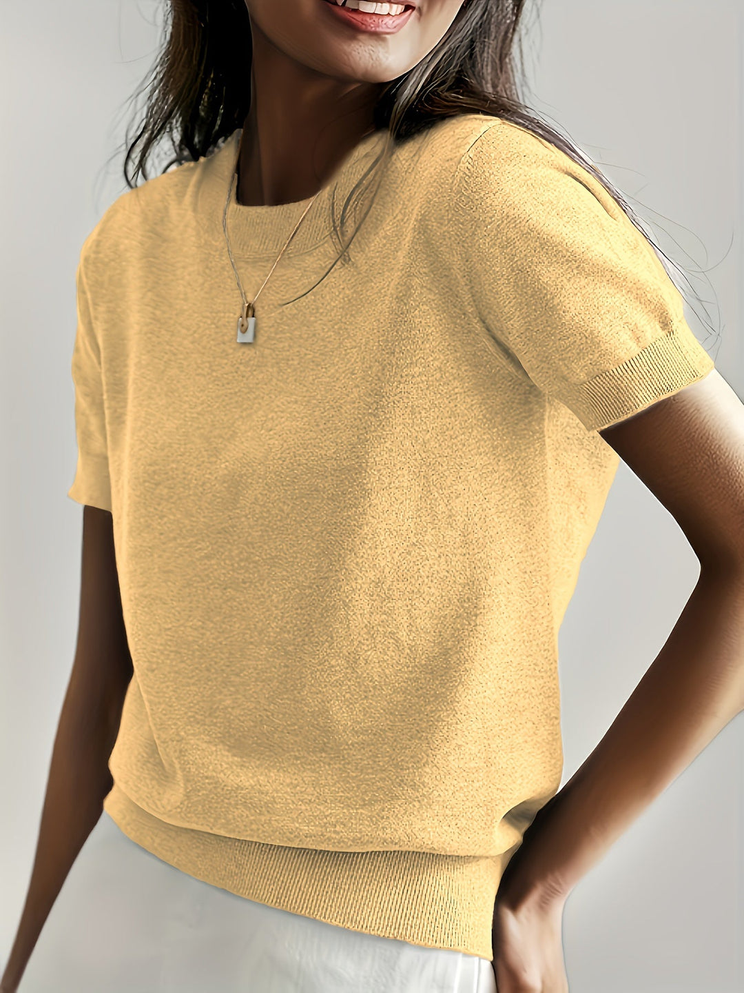 Harriet | Finstrikket T-Shirt med Korte Ærmer