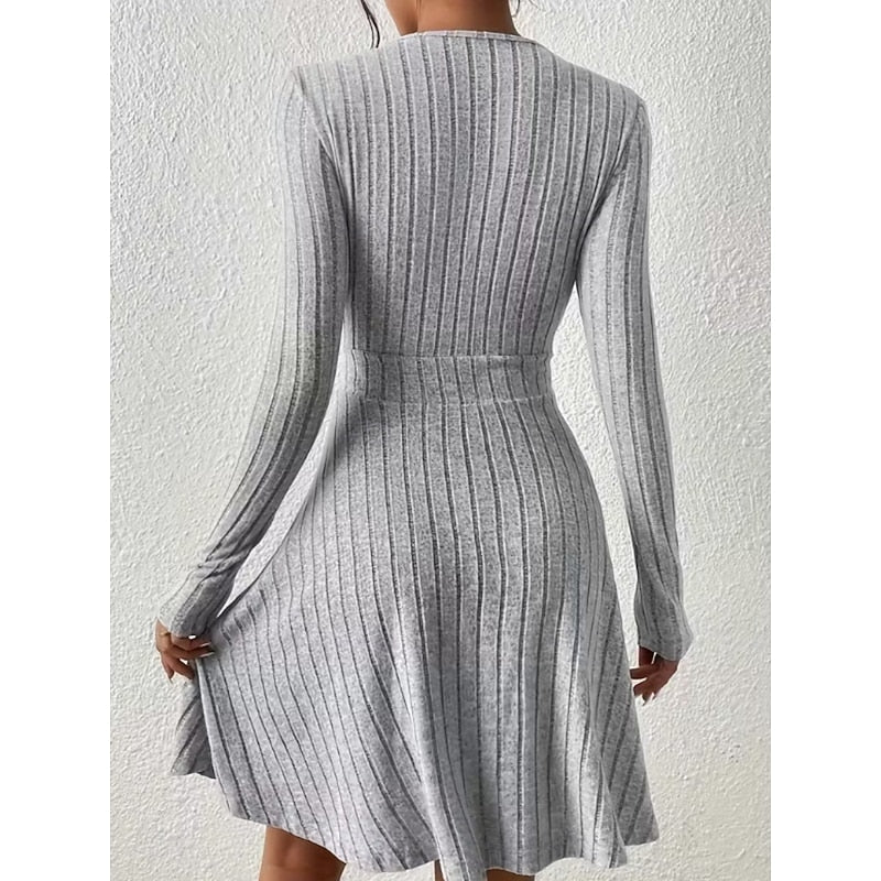 Yvonne | Wrap-Neck A-Line Kjole