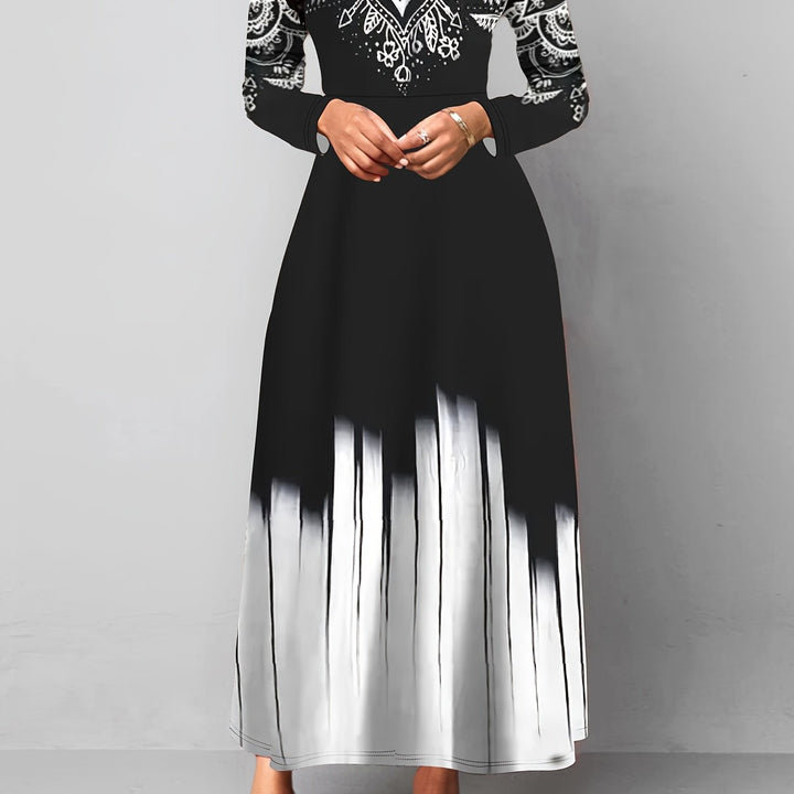Nadia | Ornate Print Flared Maxi Kjole