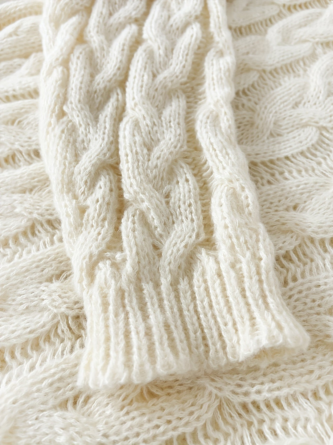 Florence | Afslappet Kabelstrik V-Hals Sweater
