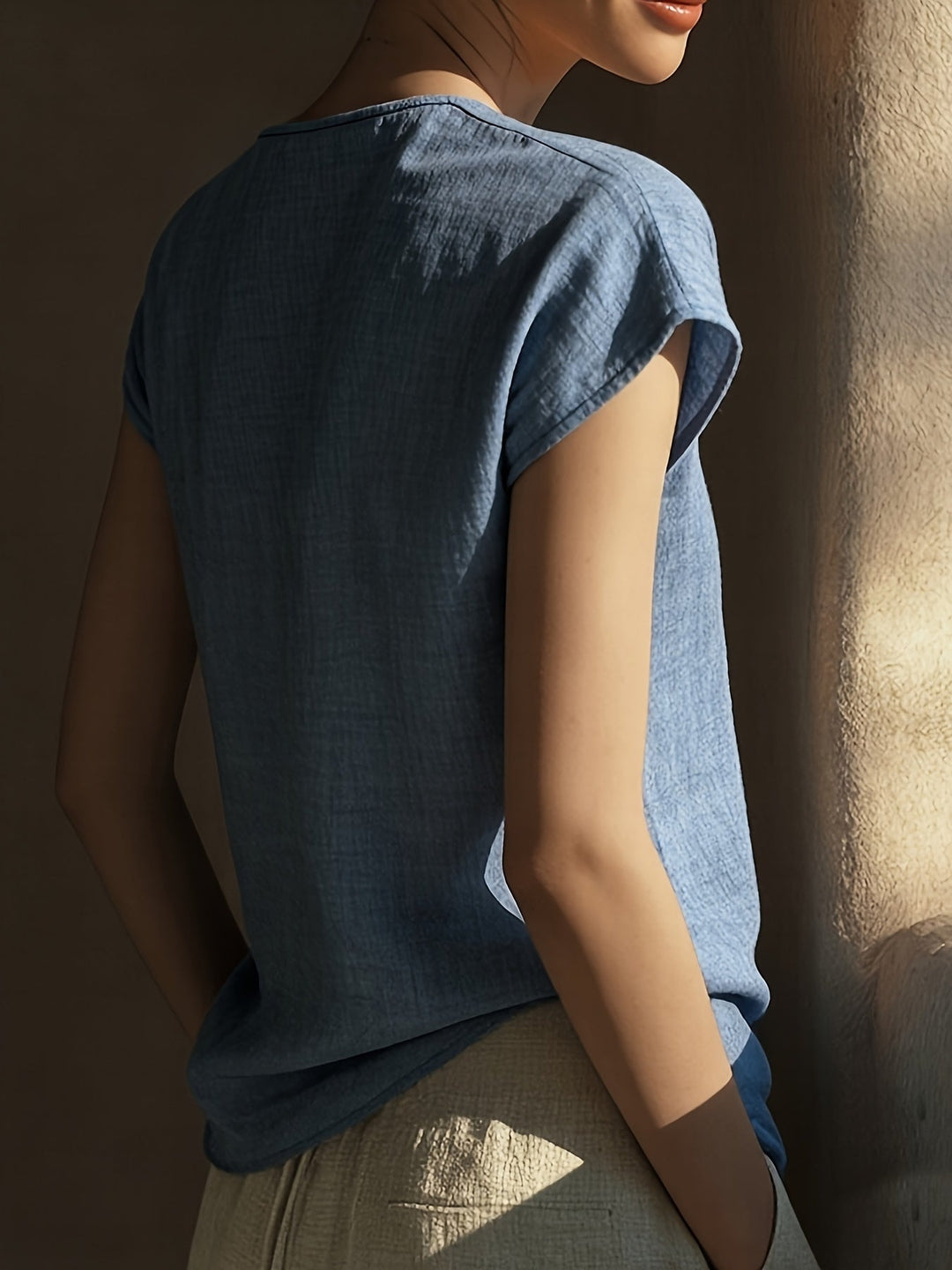 Bonnie | Bluse med V-hals og Blondekant