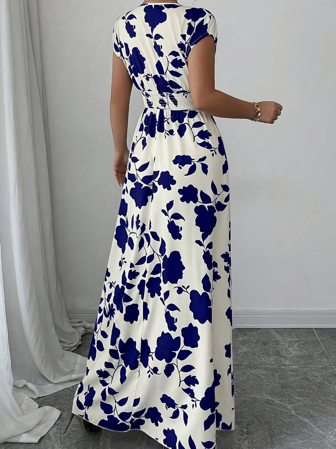 Delilah | Flydende Blomster Maxi Kjole