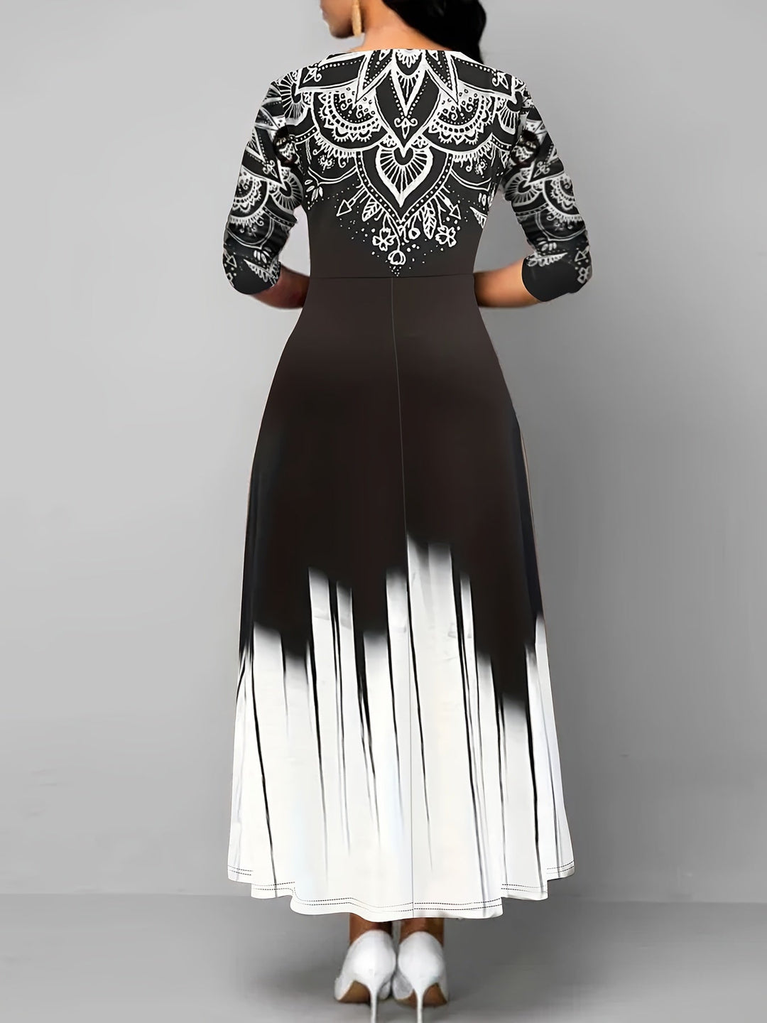 Nadia | Ornate Print Flared Maxi Kjole