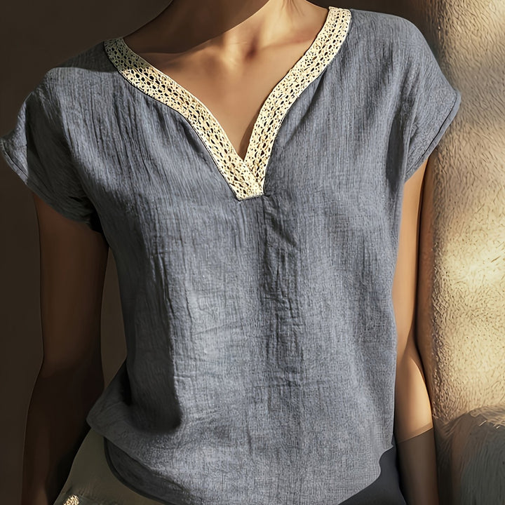 Bonnie | Bluse med V-hals og Blondekant