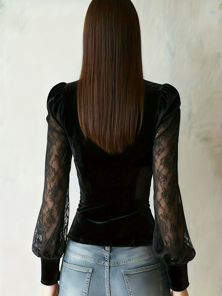 Eliana | Skulptureret Bluse med Gennemsigtige Ærmer