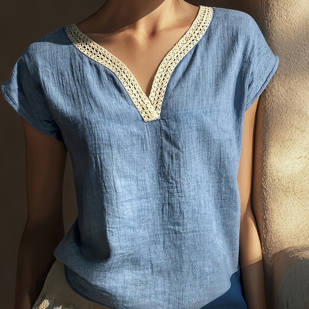 Bonnie | Bluse med V-hals og Blondekant