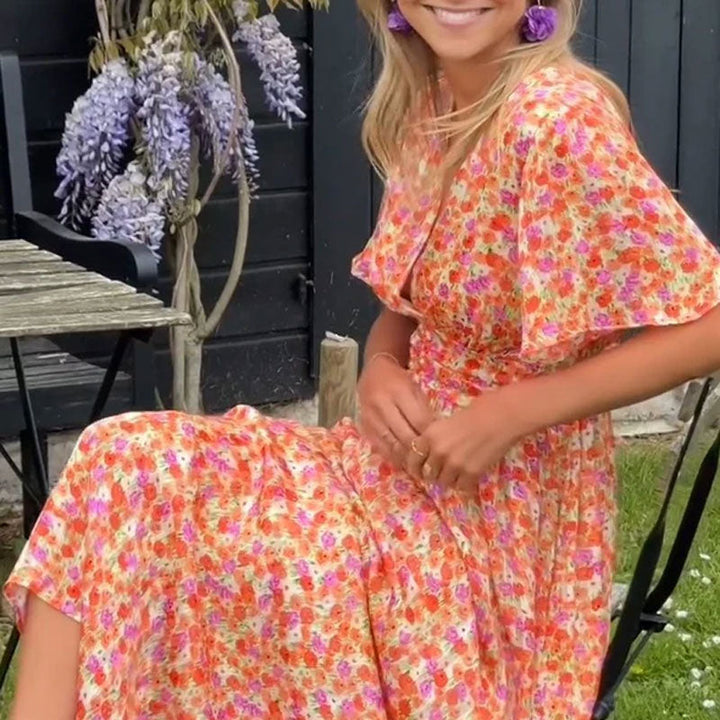 Emily | Klassisk V-Hals Blomsterkjole